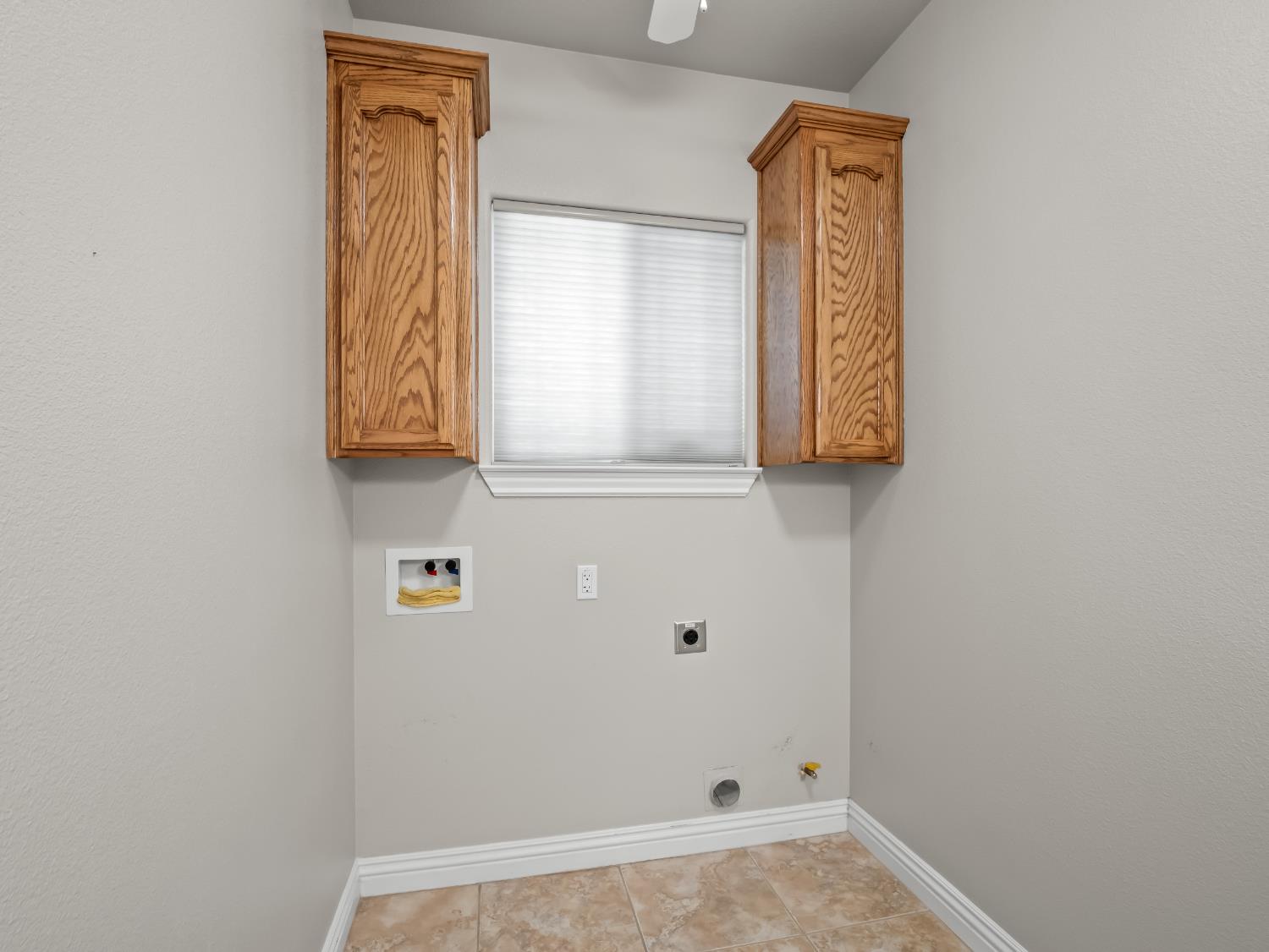 16389 Monreal Rd, Madera, CA 93636