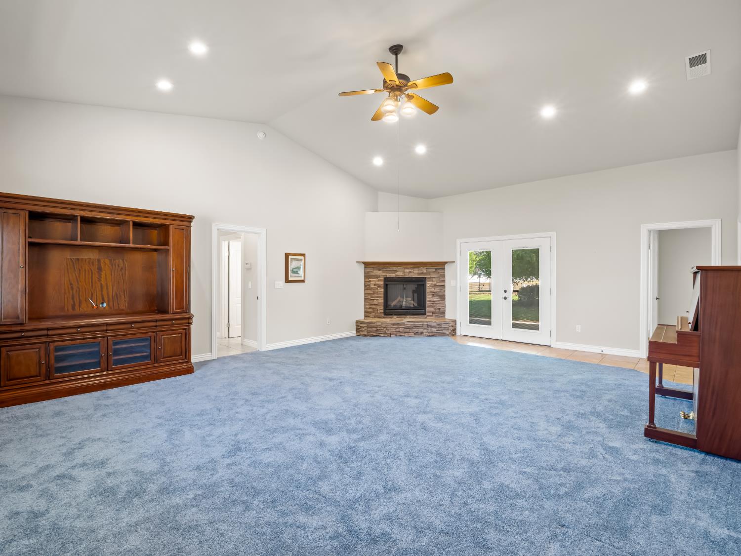 16389 Monreal Rd, Madera, CA 93636