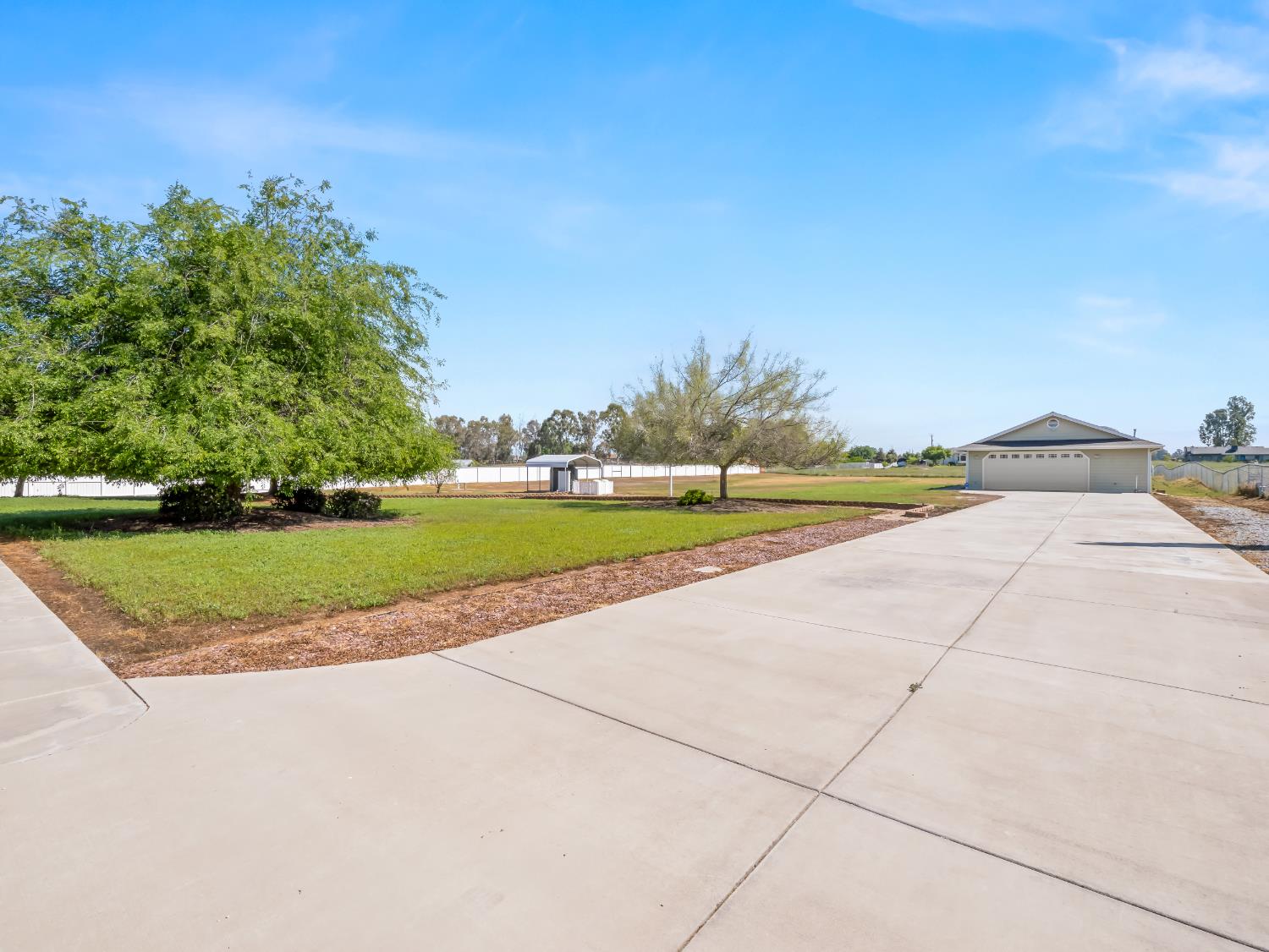 16389 Monreal Rd, Madera, CA 93636