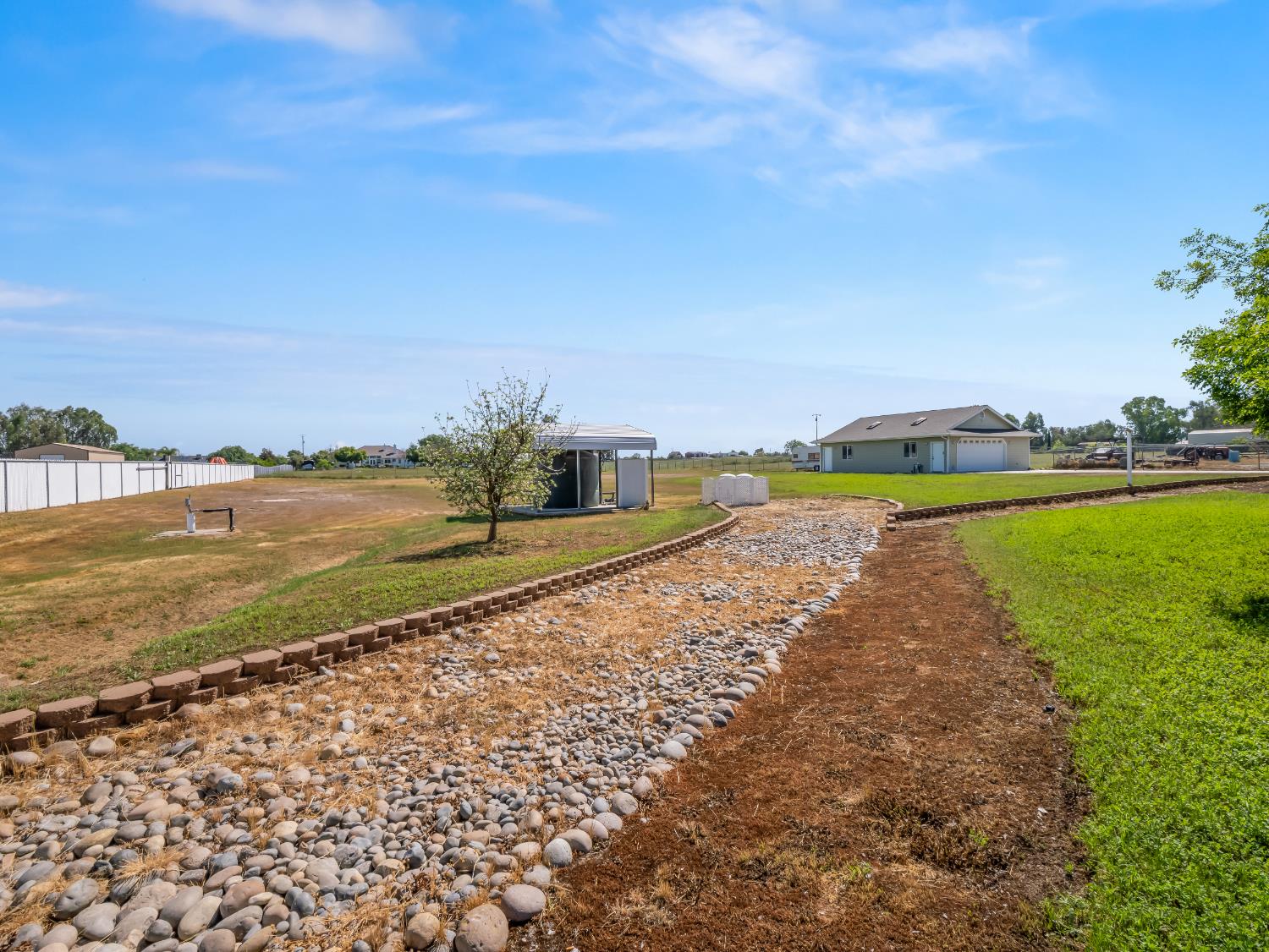 16389 Monreal Rd, Madera, CA 93636