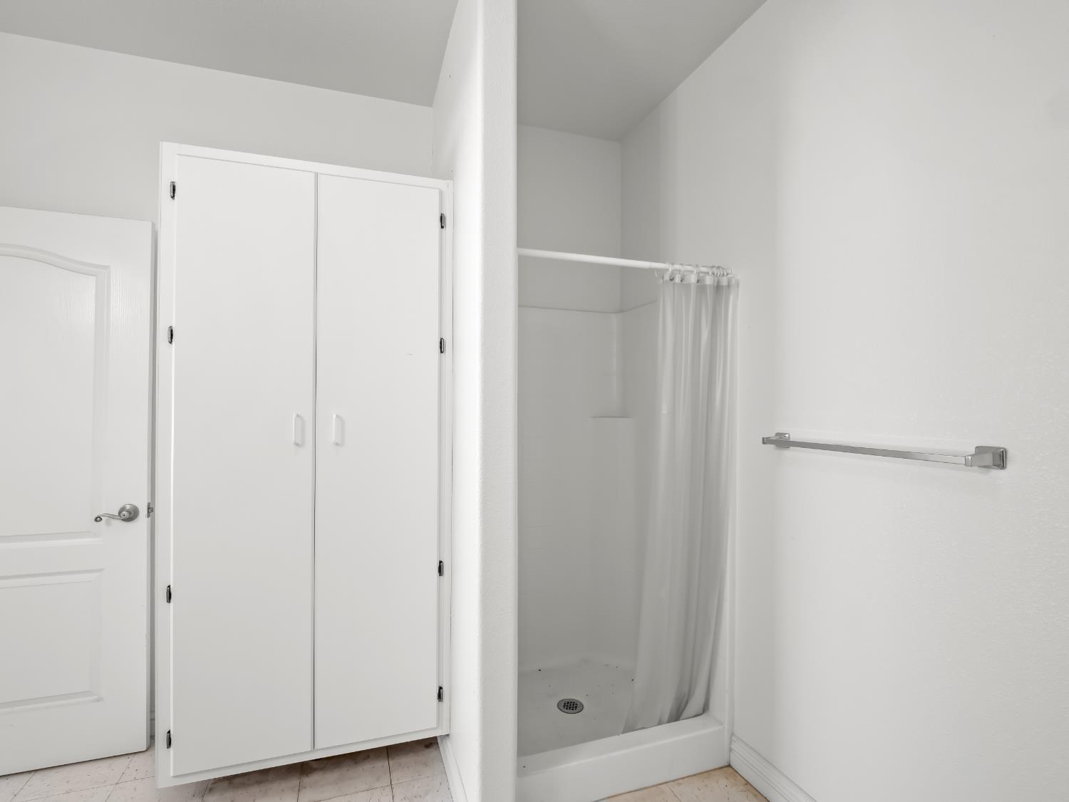 16389 Monreal Rd, Madera, CA 93636