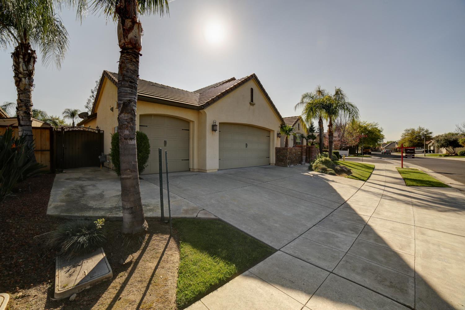 3350 Buckingham Ave, Clovis, CA 93619