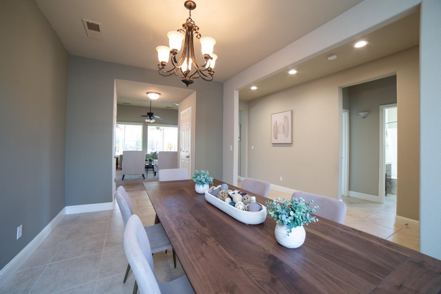 3350 Buckingham Ave, Clovis, CA 93619