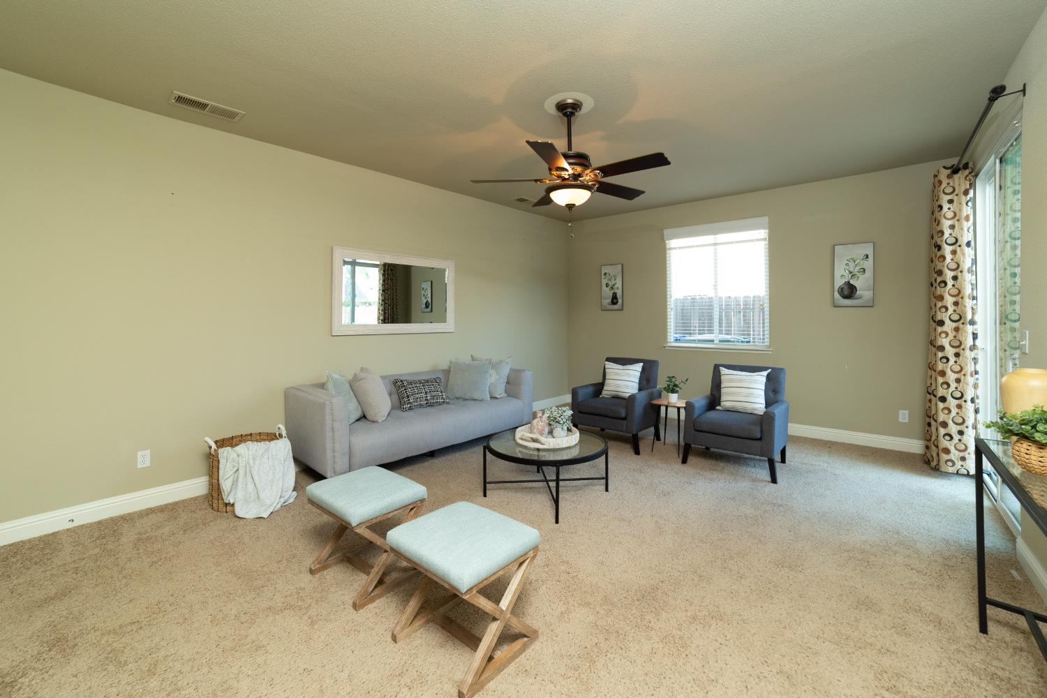 3350 Buckingham Ave, Clovis, CA 93619