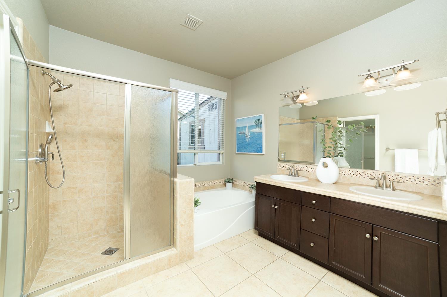 3350 Buckingham Ave, Clovis, CA 93619