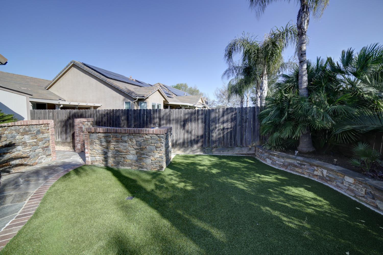 3350 Buckingham Ave, Clovis, CA 93619