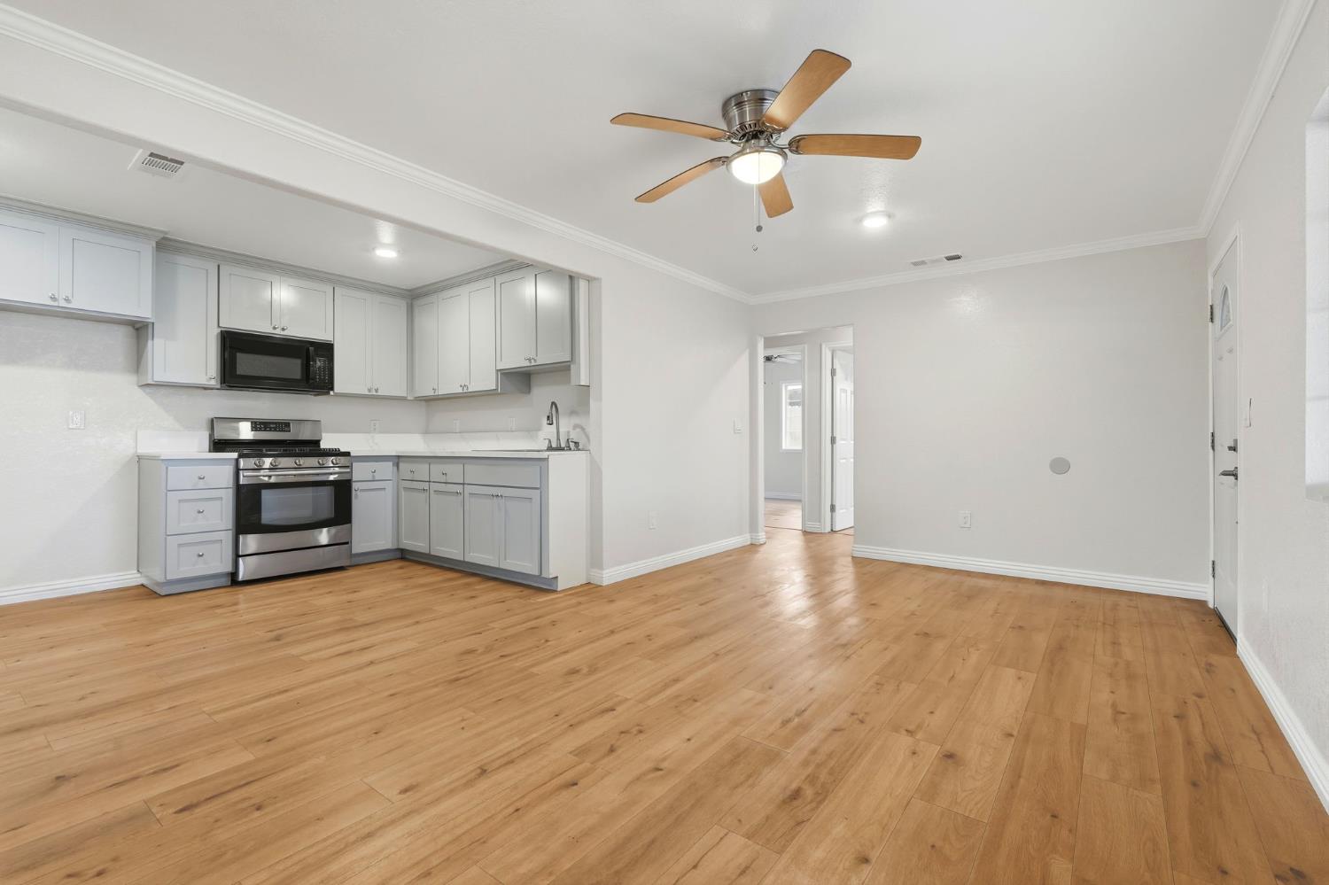 8651 E Khan St, Selma, CA 93662