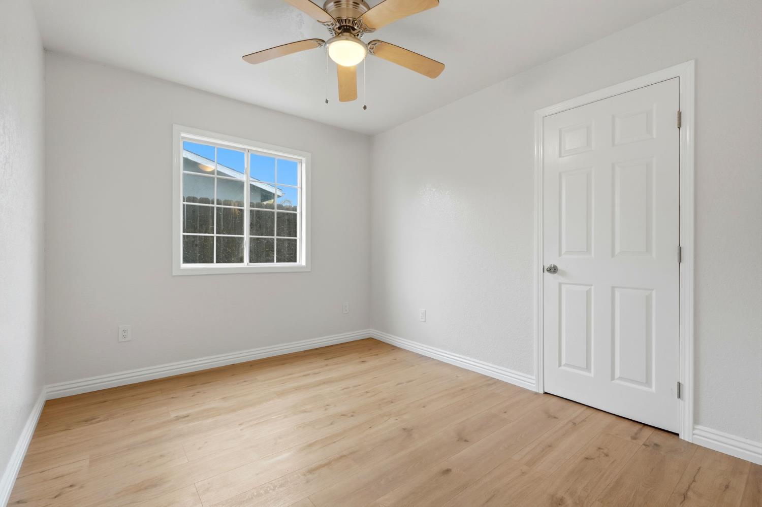 8651 E Khan St, Selma, CA 93662