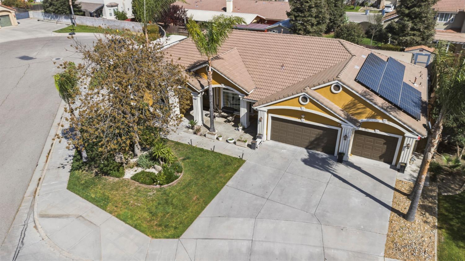 2610 Marie Dr, Madera, CA 93637