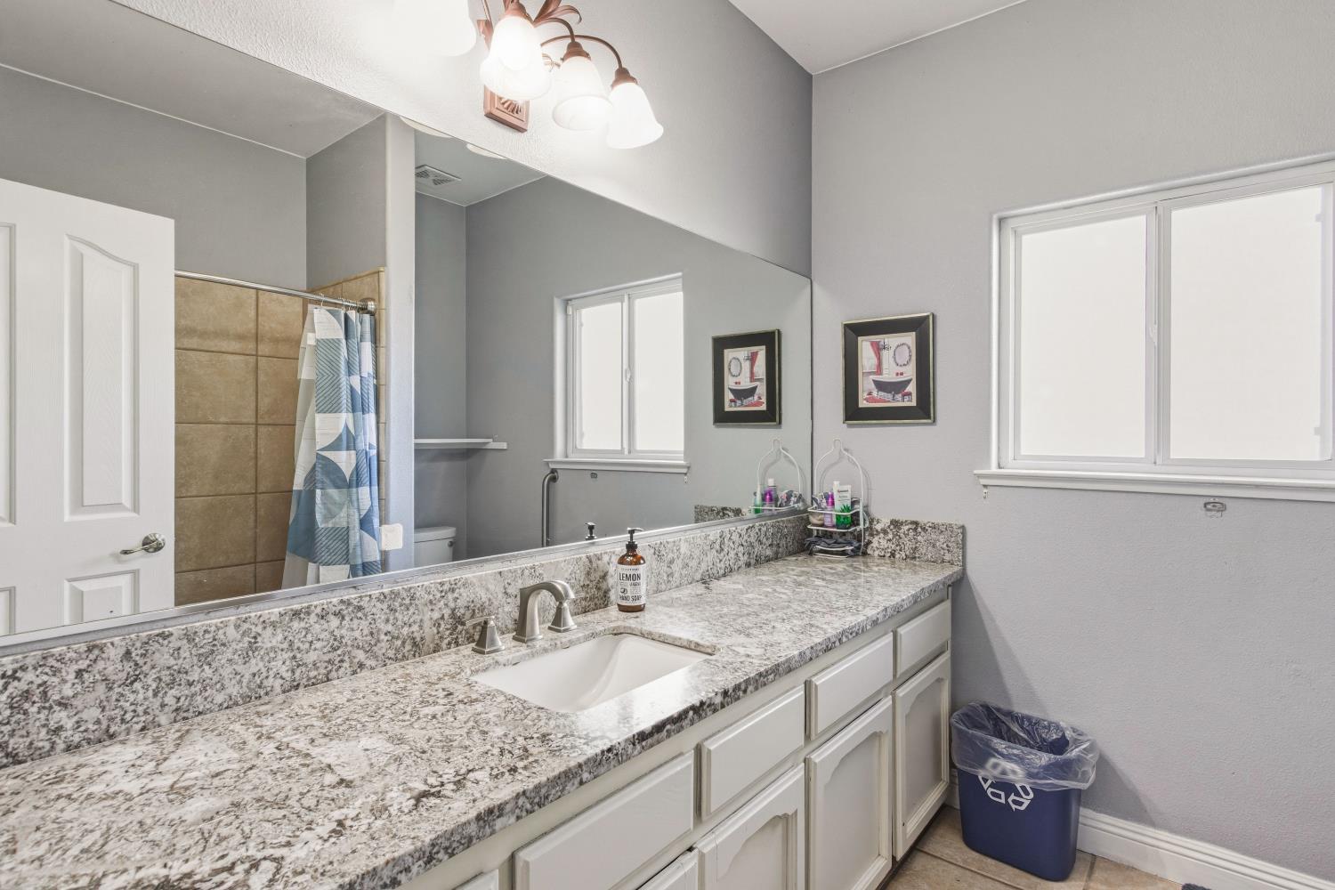 2610 Marie Dr, Madera, CA 93637