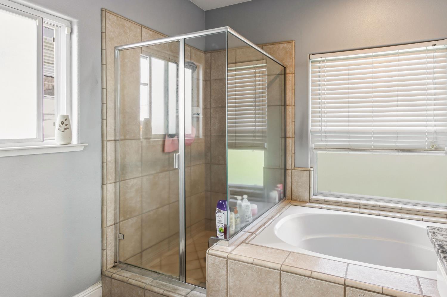 2610 Marie Dr, Madera, CA 93637