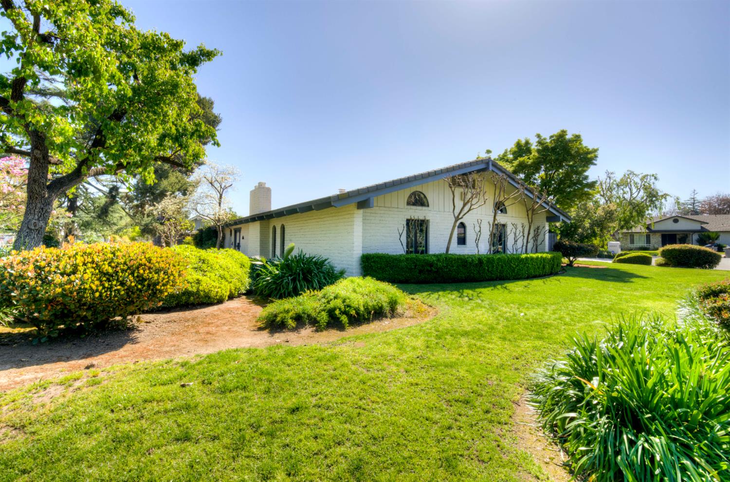 2331 W Celeste Ave, Fresno, CA 93711