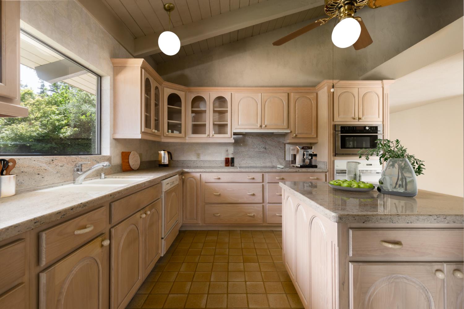 2331 W Celeste Ave, Fresno, CA 93711