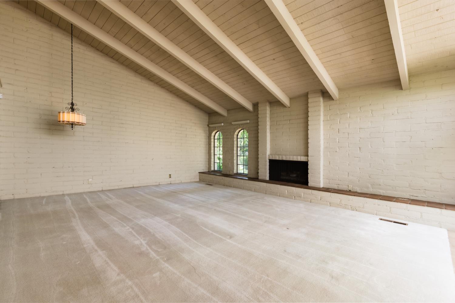 2331 W Celeste Ave, Fresno, CA 93711