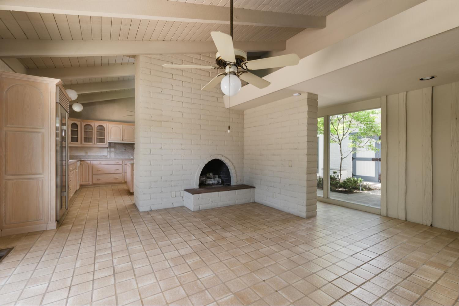 2331 W Celeste Ave, Fresno, CA 93711