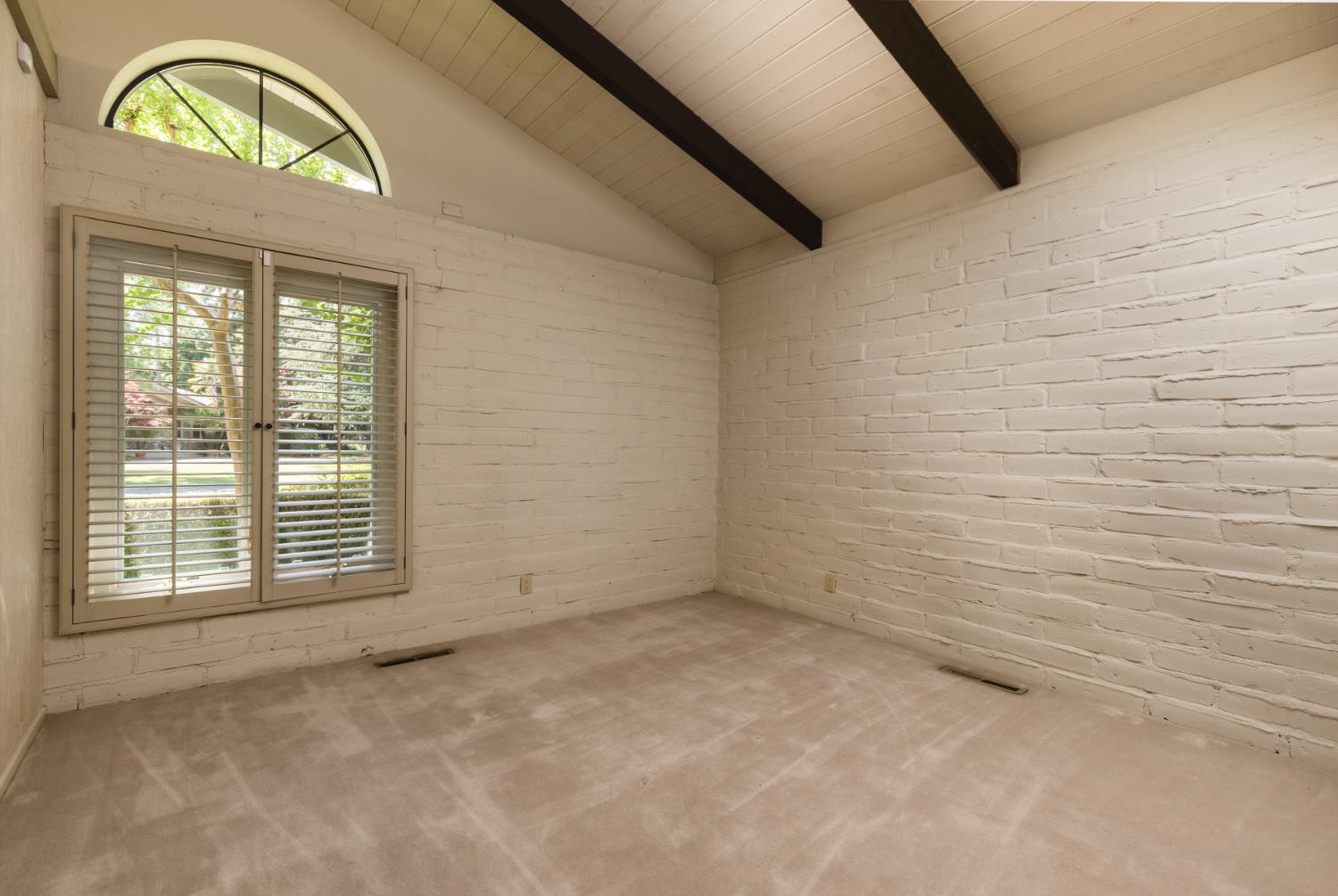 2331 W Celeste Ave, Fresno, CA 93711