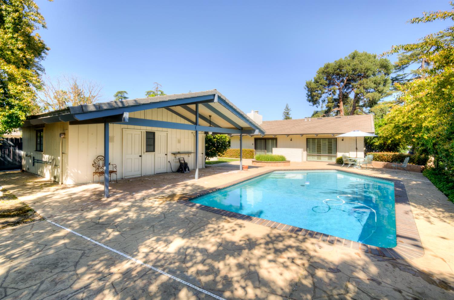 2331 W Celeste Ave, Fresno, CA 93711