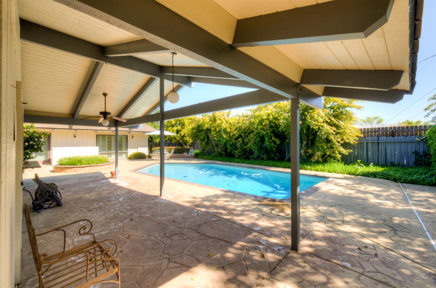 2331 W Celeste Ave, Fresno, CA 93711