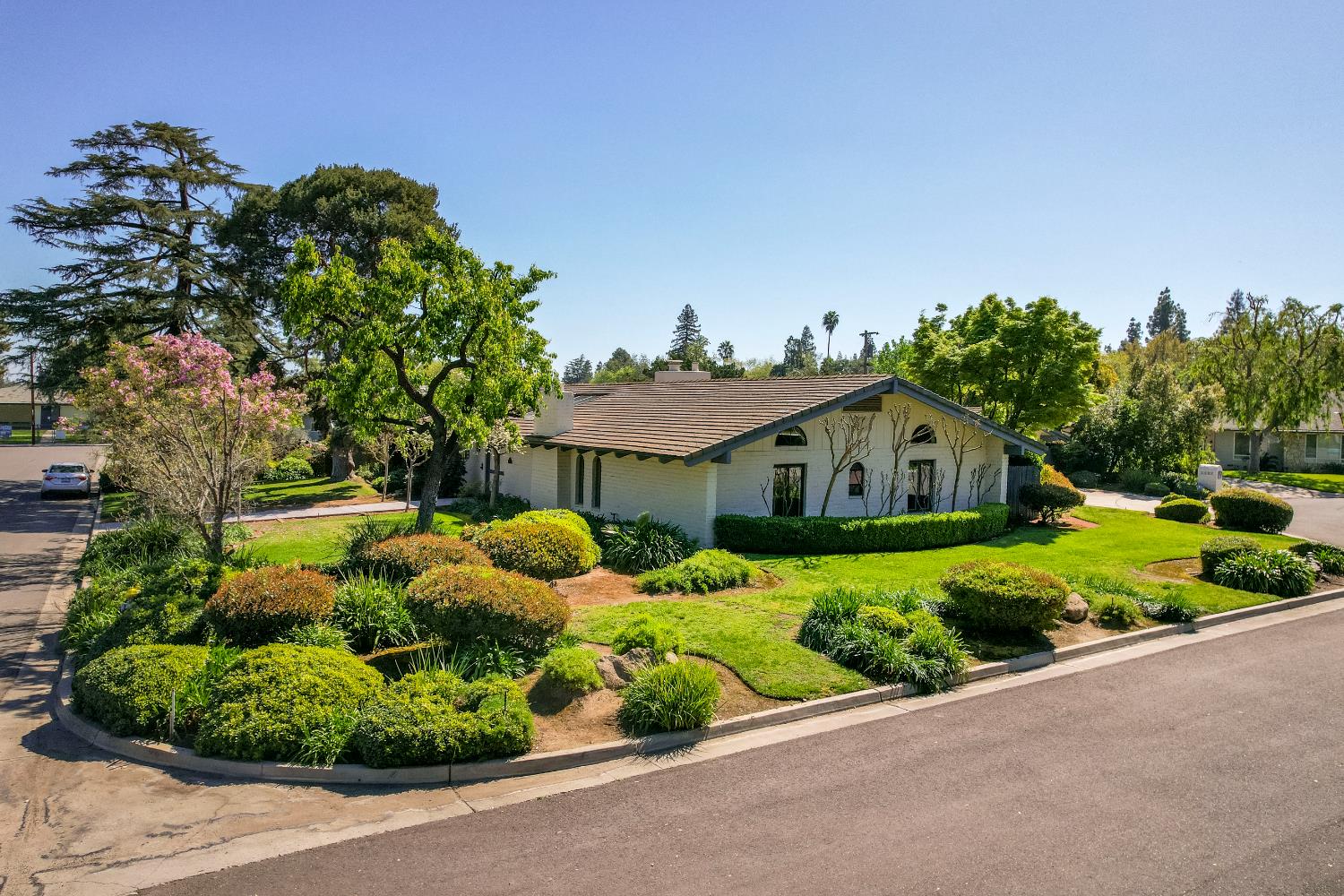 2331 W Celeste Ave, Fresno, CA 93711