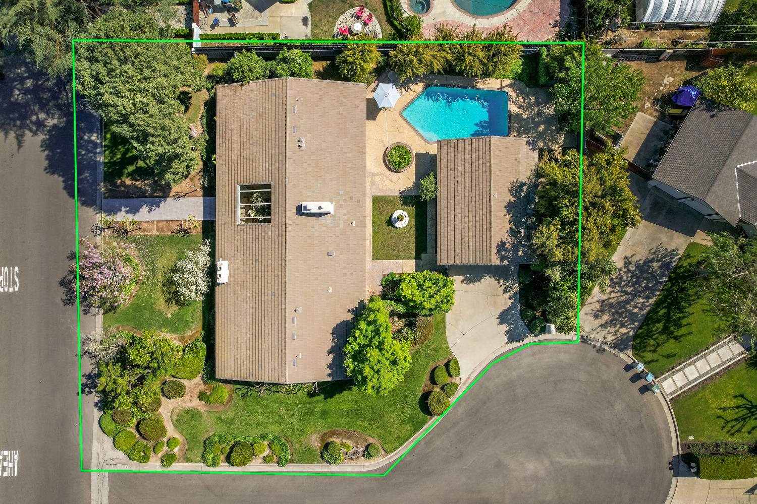 2331 W Celeste Ave, Fresno, CA 93711