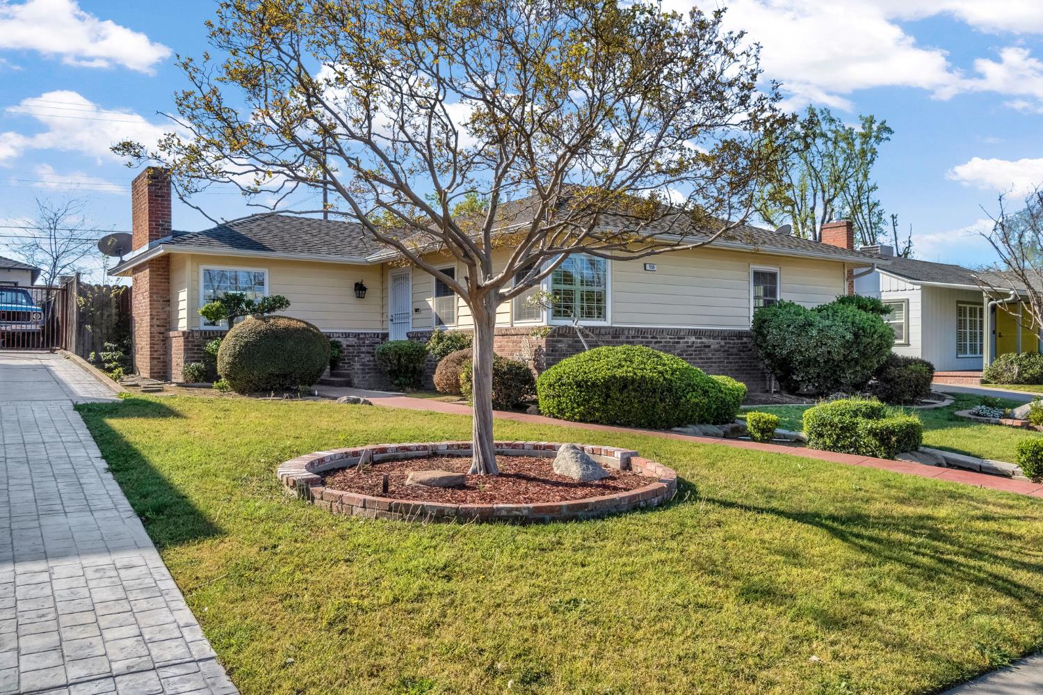 753 W Floradora Ave, Fresno, CA 93728