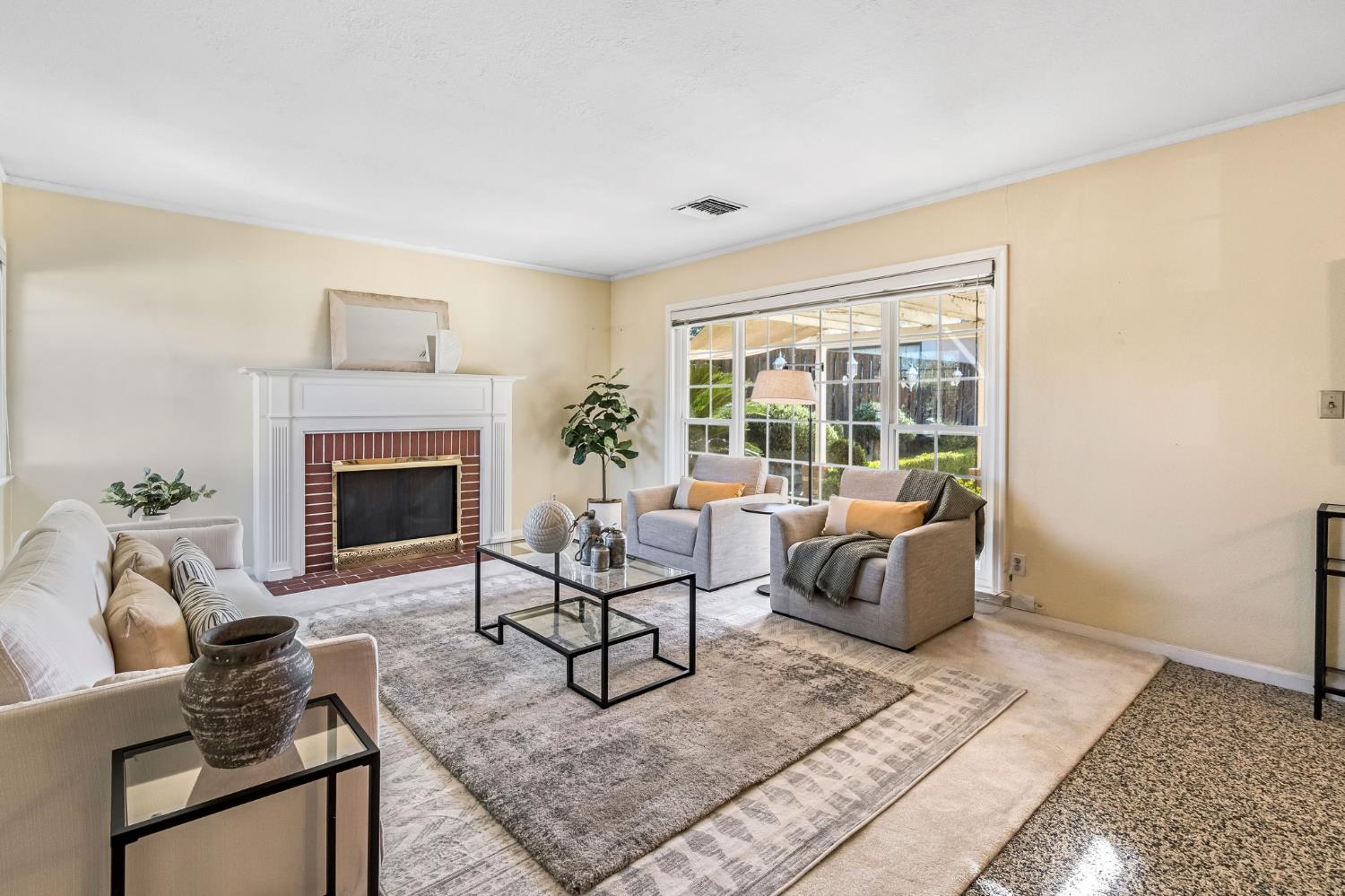 753 W Floradora Ave, Fresno, CA 93728