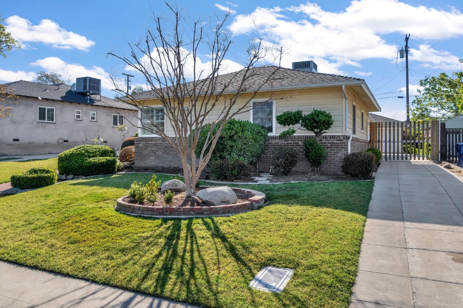 753 W Floradora Ave, Fresno, CA 93728