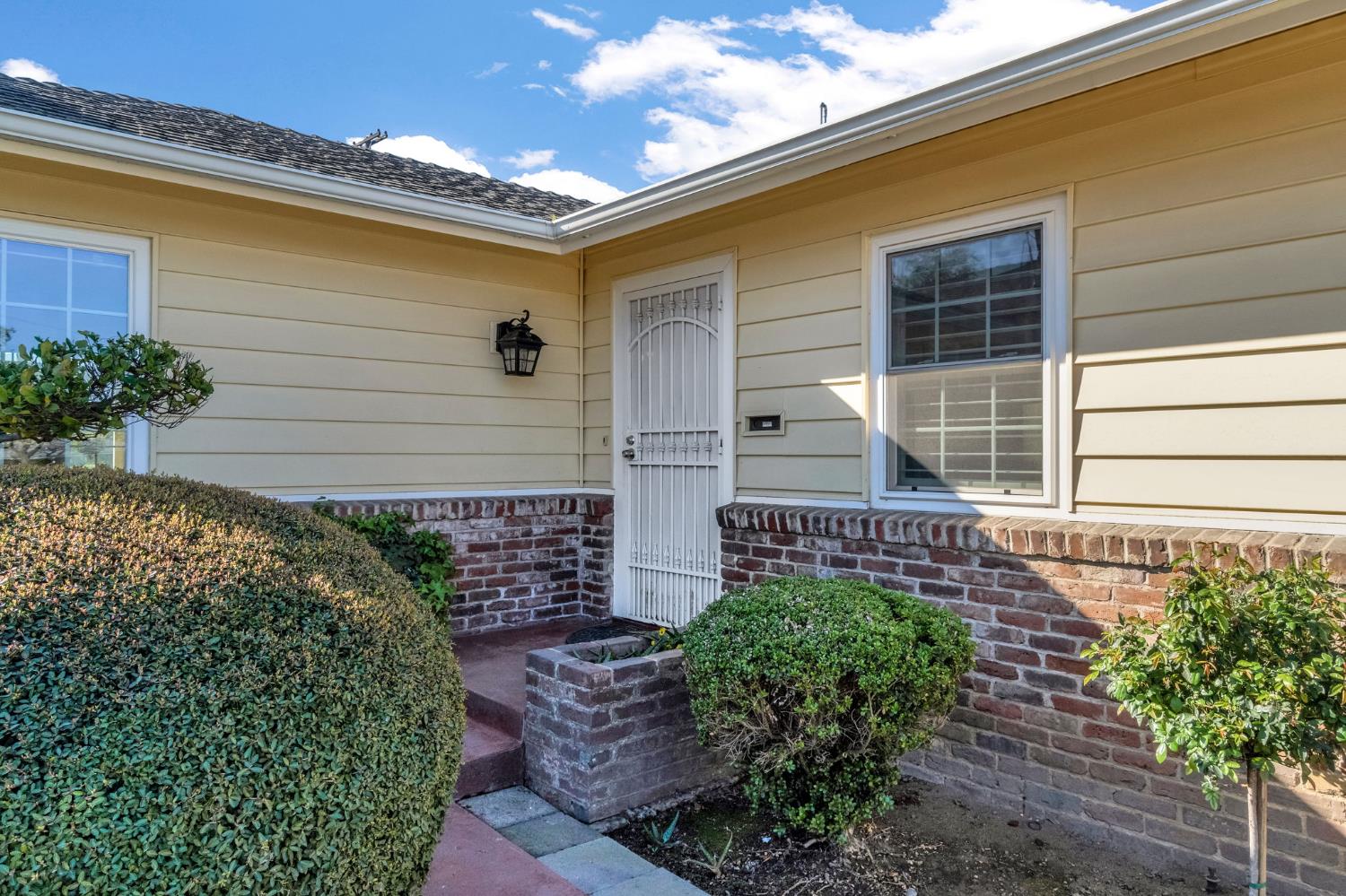 753 W Floradora Ave, Fresno, CA 93728