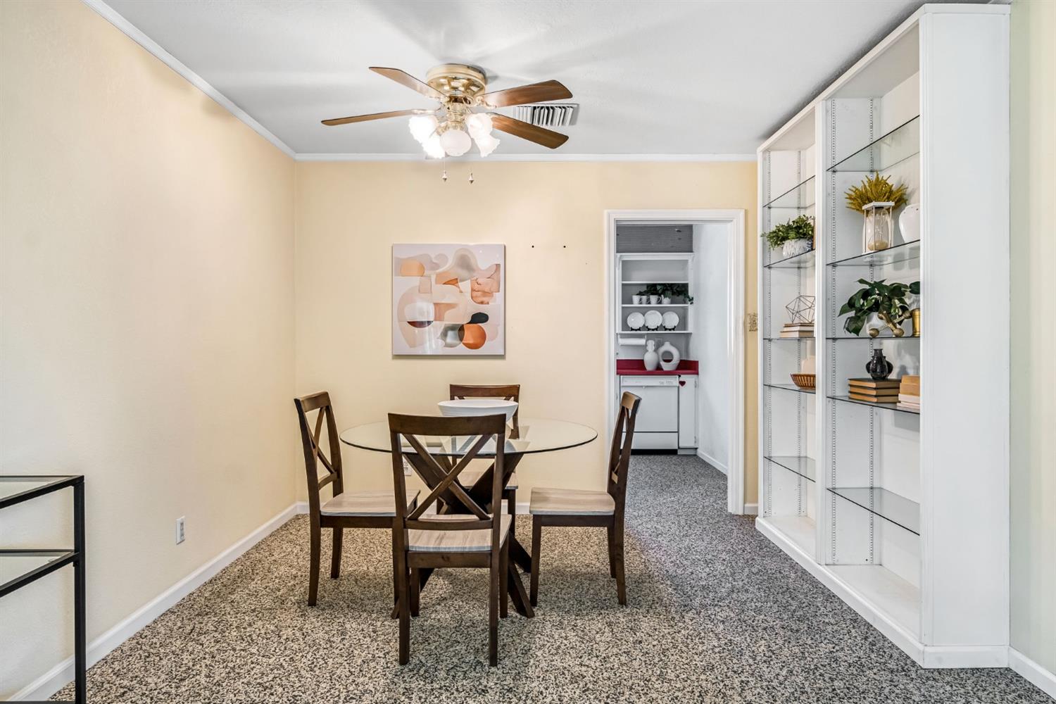 753 W Floradora Ave, Fresno, CA 93728