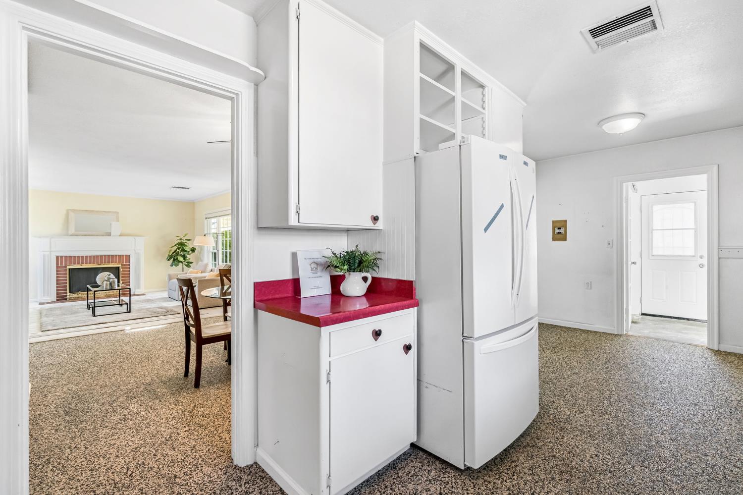 753 W Floradora Ave, Fresno, CA 93728