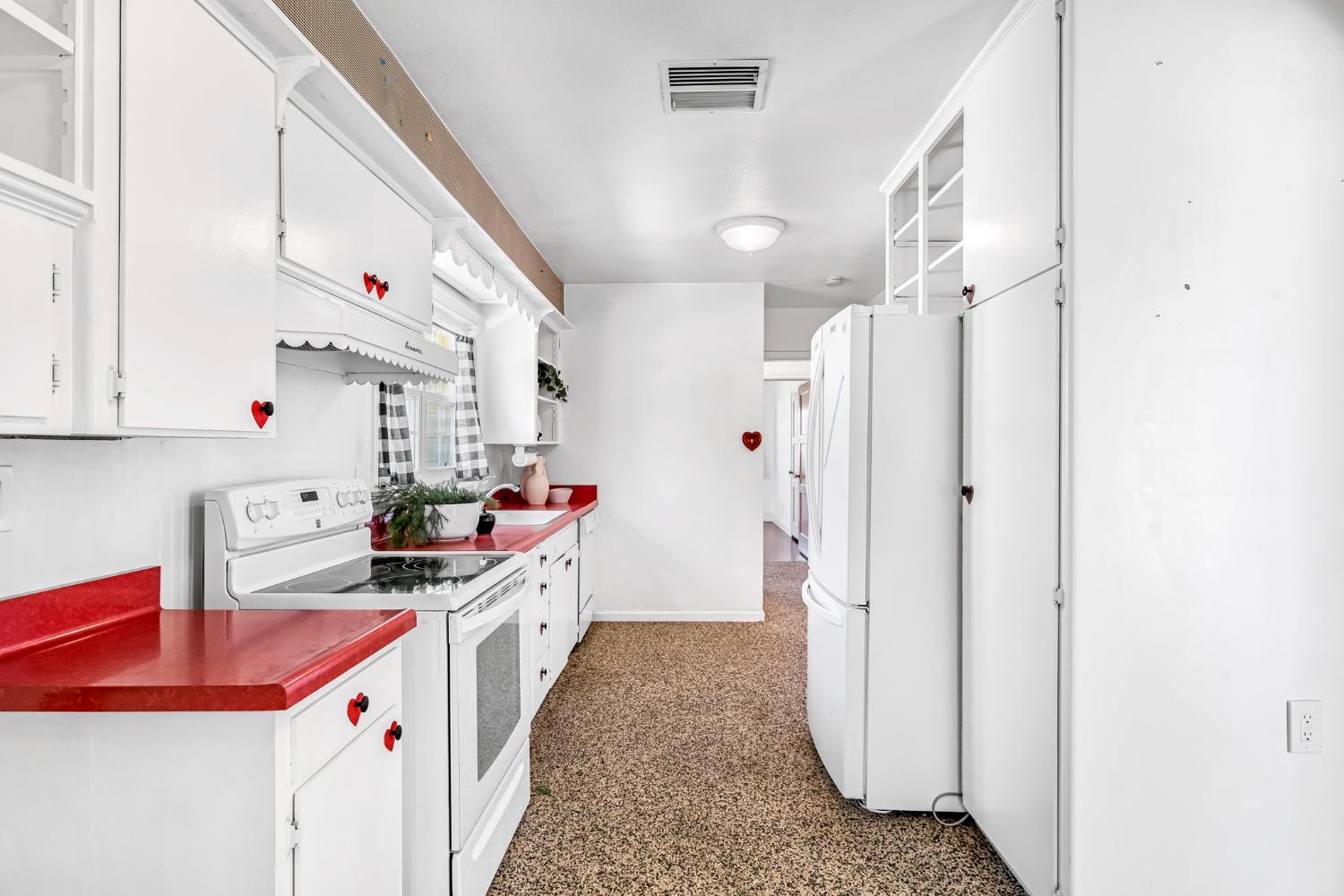 753 W Floradora Ave, Fresno, CA 93728