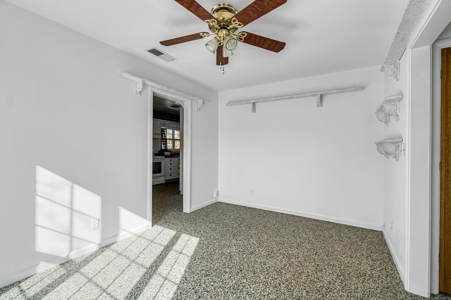 753 W Floradora Ave, Fresno, CA 93728