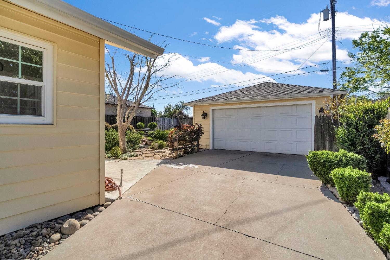 753 W Floradora Ave, Fresno, CA 93728