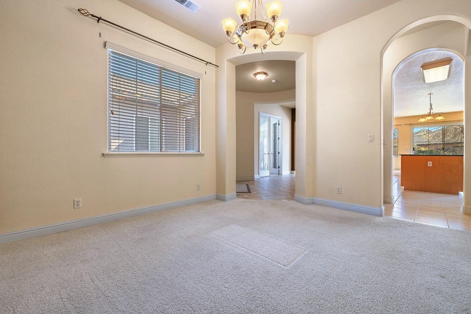 9680 N Willey Ct, Fresno, CA 93720