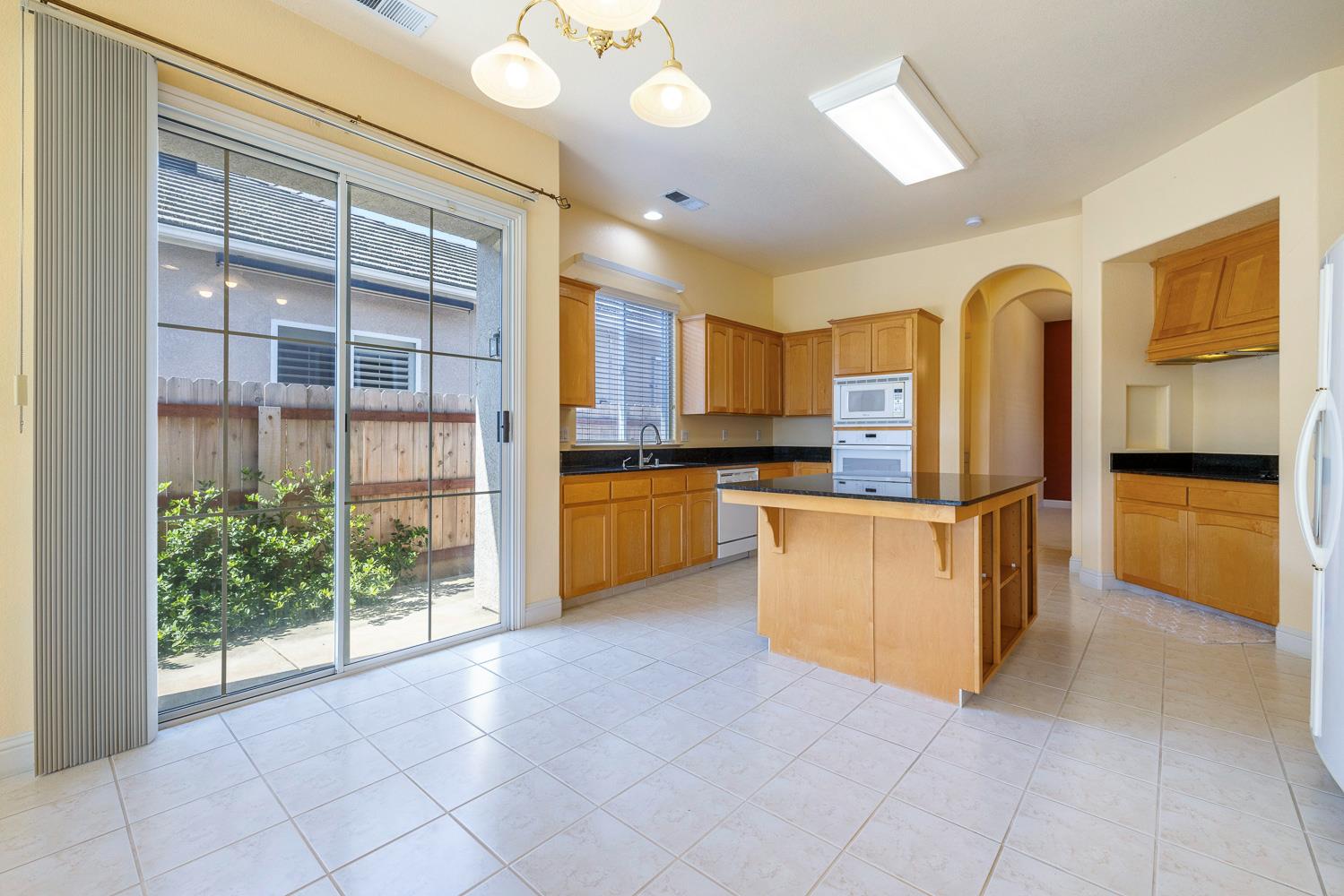 9680 N Willey Ct, Fresno, CA 93720