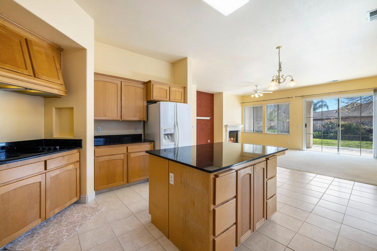 9680 N Willey Ct, Fresno, CA 93720