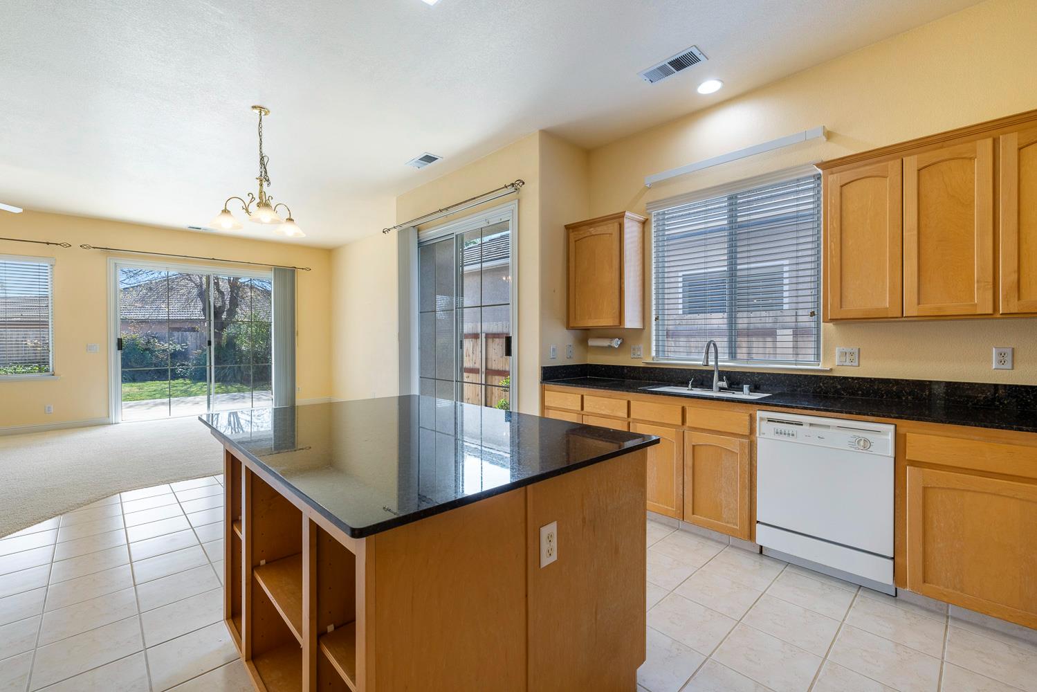 9680 N Willey Ct, Fresno, CA 93720