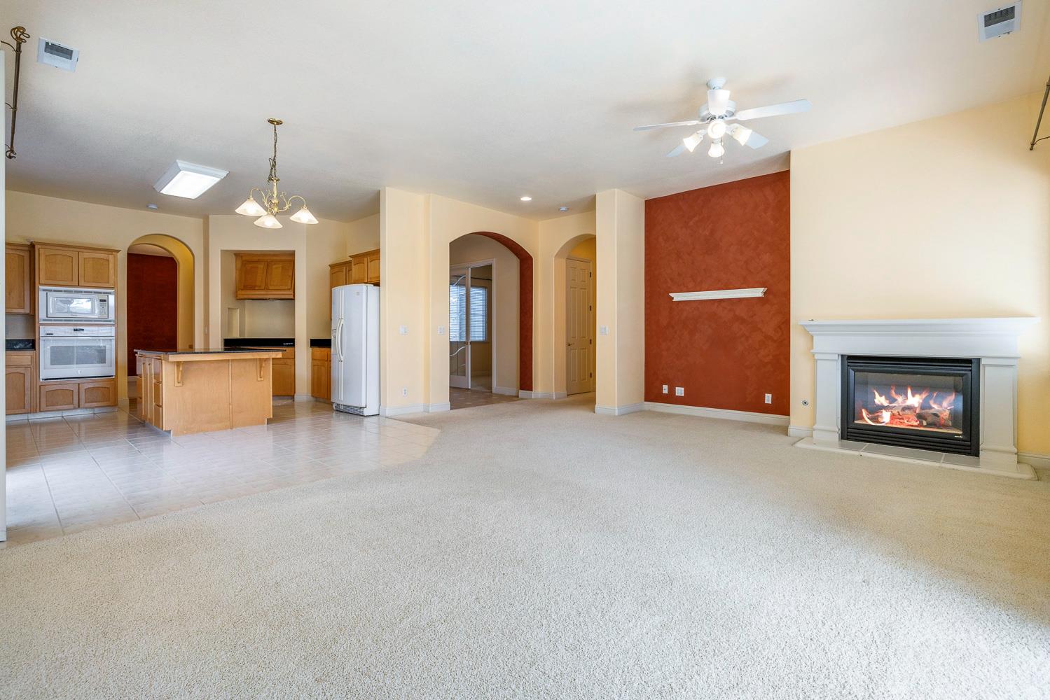 9680 N Willey Ct, Fresno, CA 93720