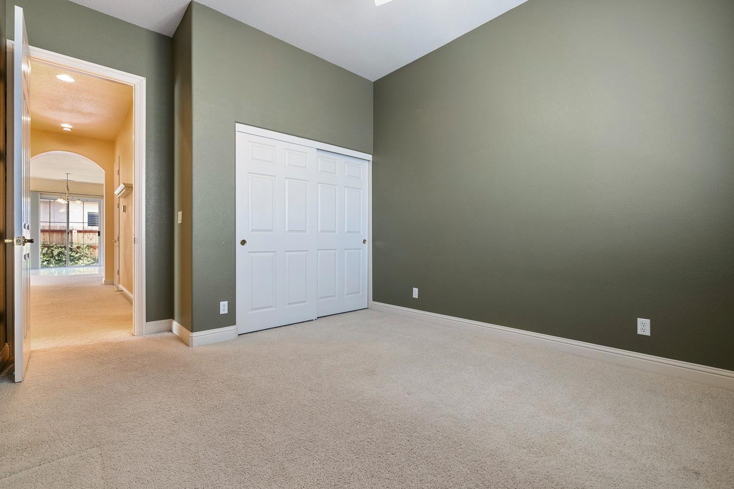 9680 N Willey Ct, Fresno, CA 93720