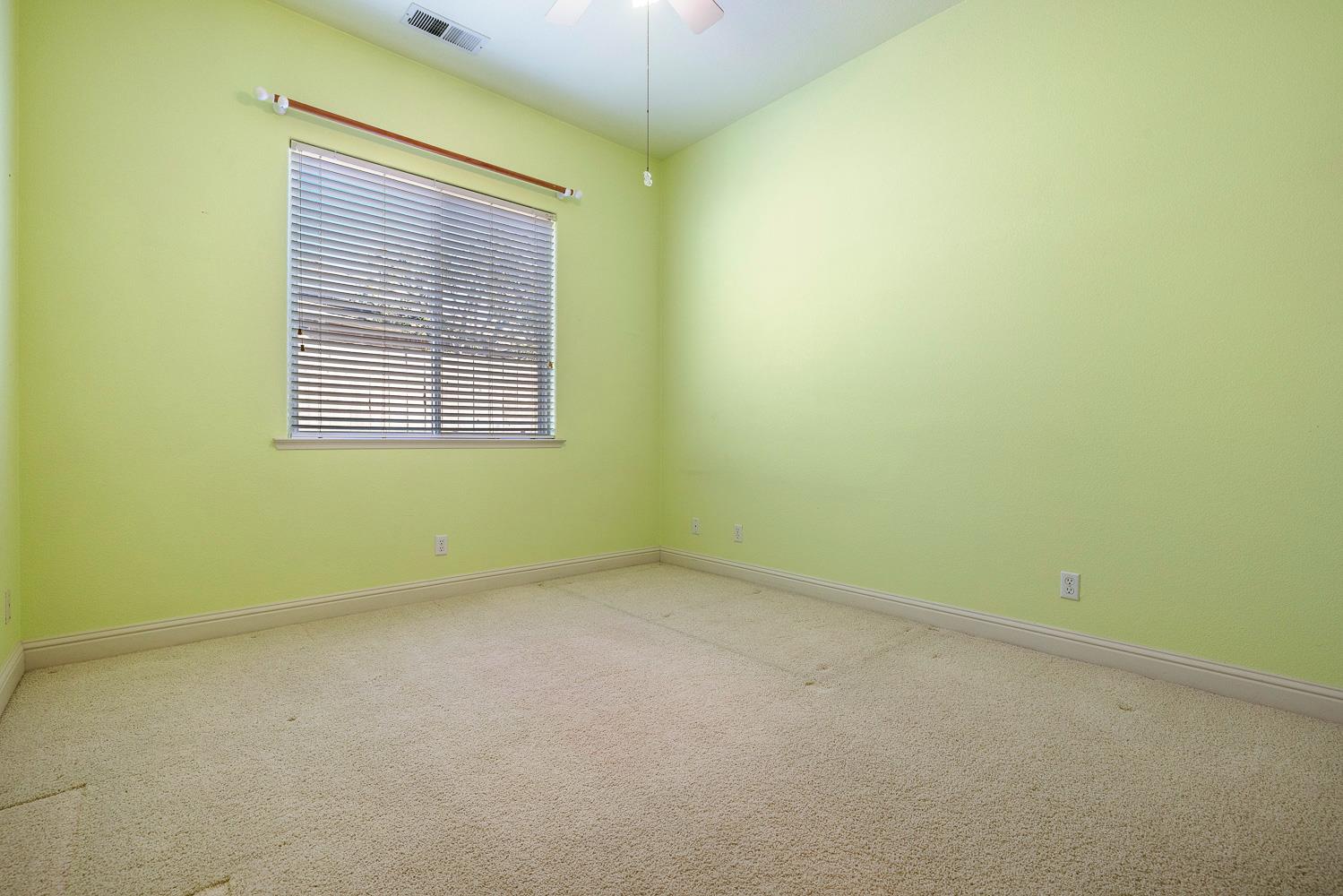 9680 N Willey Ct, Fresno, CA 93720