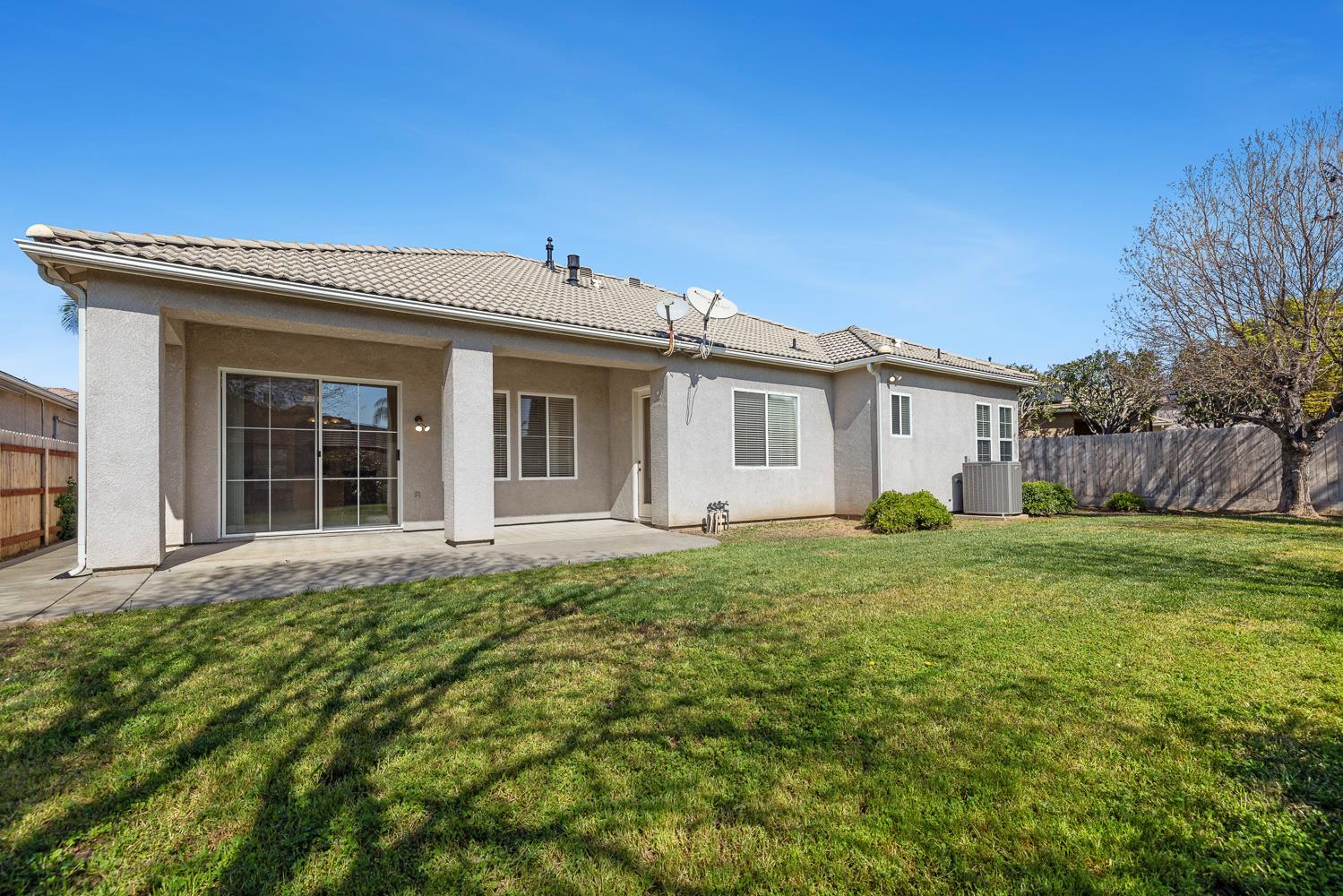 9680 N Willey Ct, Fresno, CA 93720