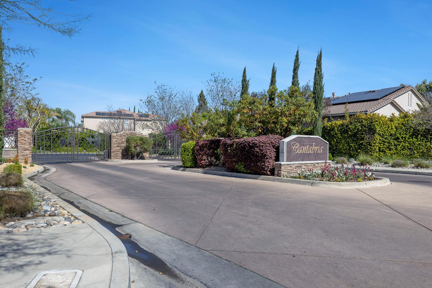 9680 N Willey Ct, Fresno, CA 93720