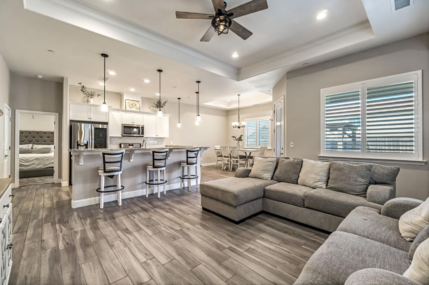 635 St Julien Dr, Madera, CA 93637