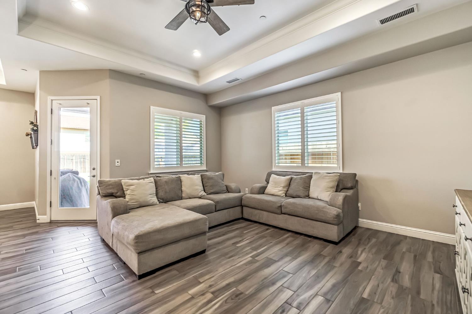 635 St Julien Dr, Madera, CA 93637