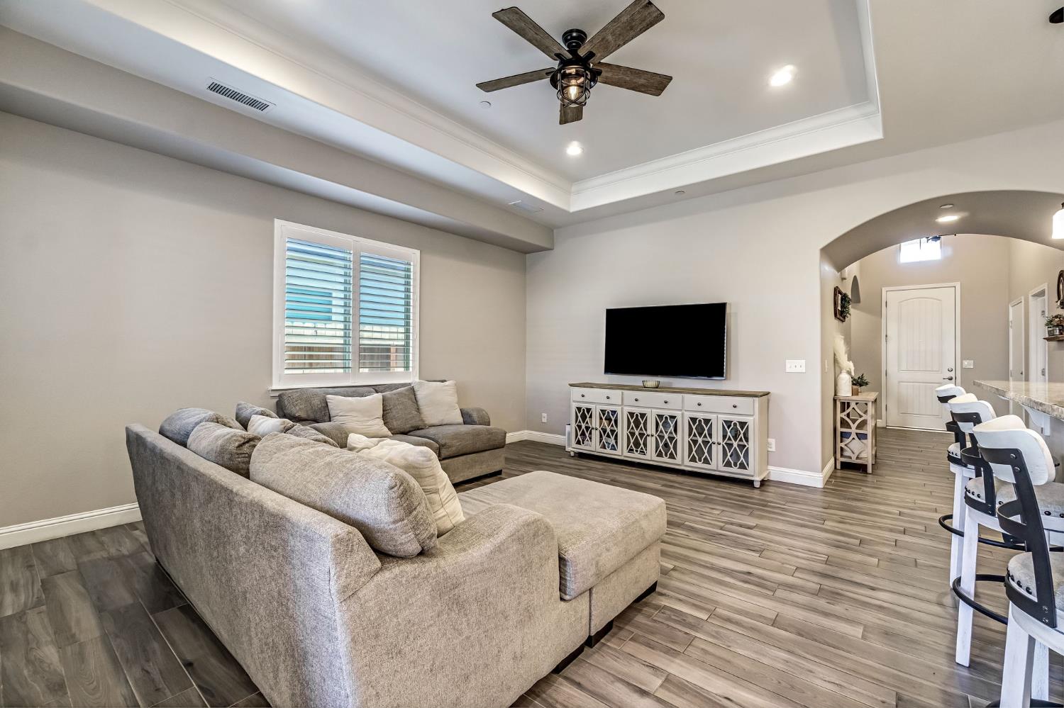 635 St Julien Dr, Madera, CA 93637