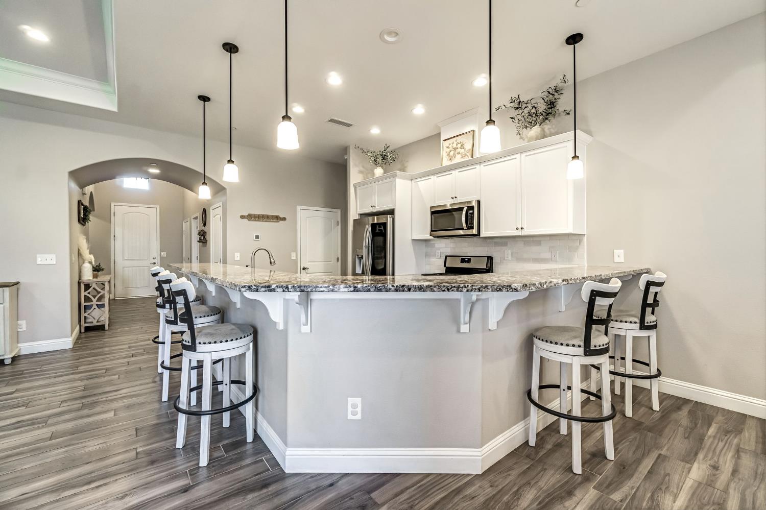 635 St Julien Dr, Madera, CA 93637