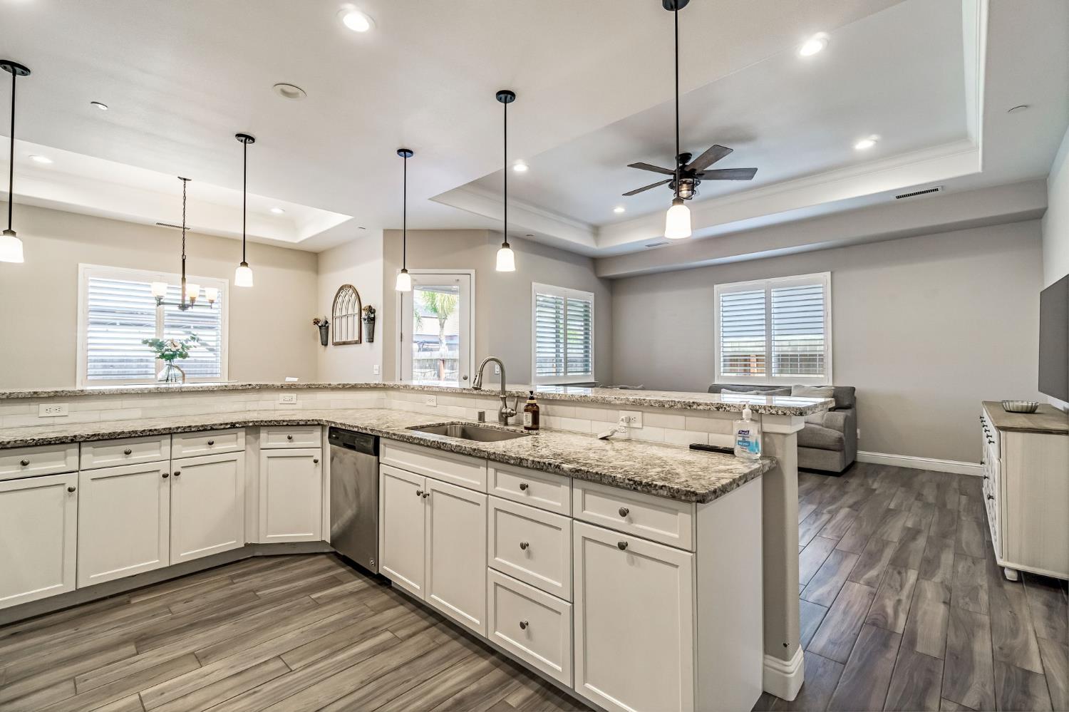 635 St Julien Dr, Madera, CA 93637