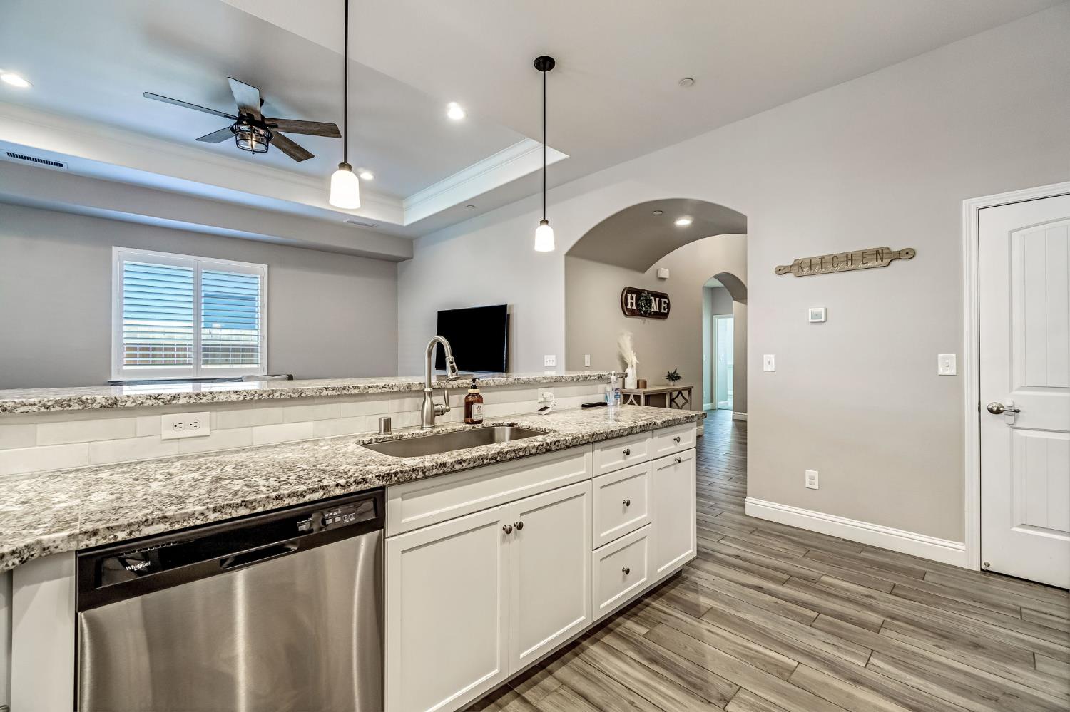 635 St Julien Dr, Madera, CA 93637