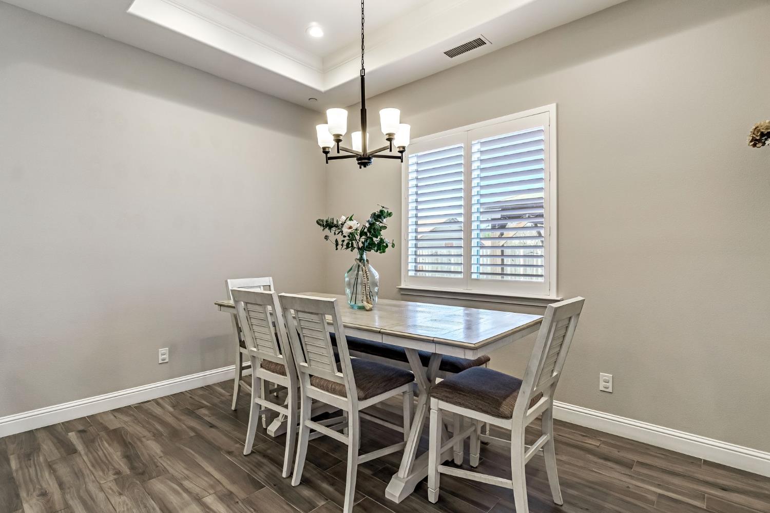 635 St Julien Dr, Madera, CA 93637