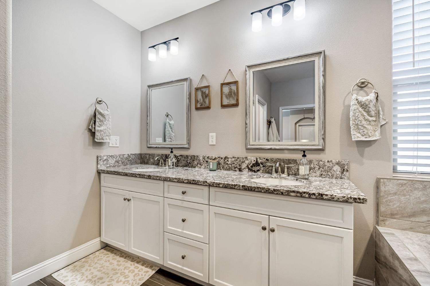 635 St Julien Dr, Madera, CA 93637